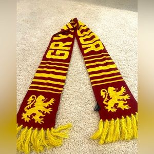 Harry potter Gryffindor scarf burgandy and gold reversible